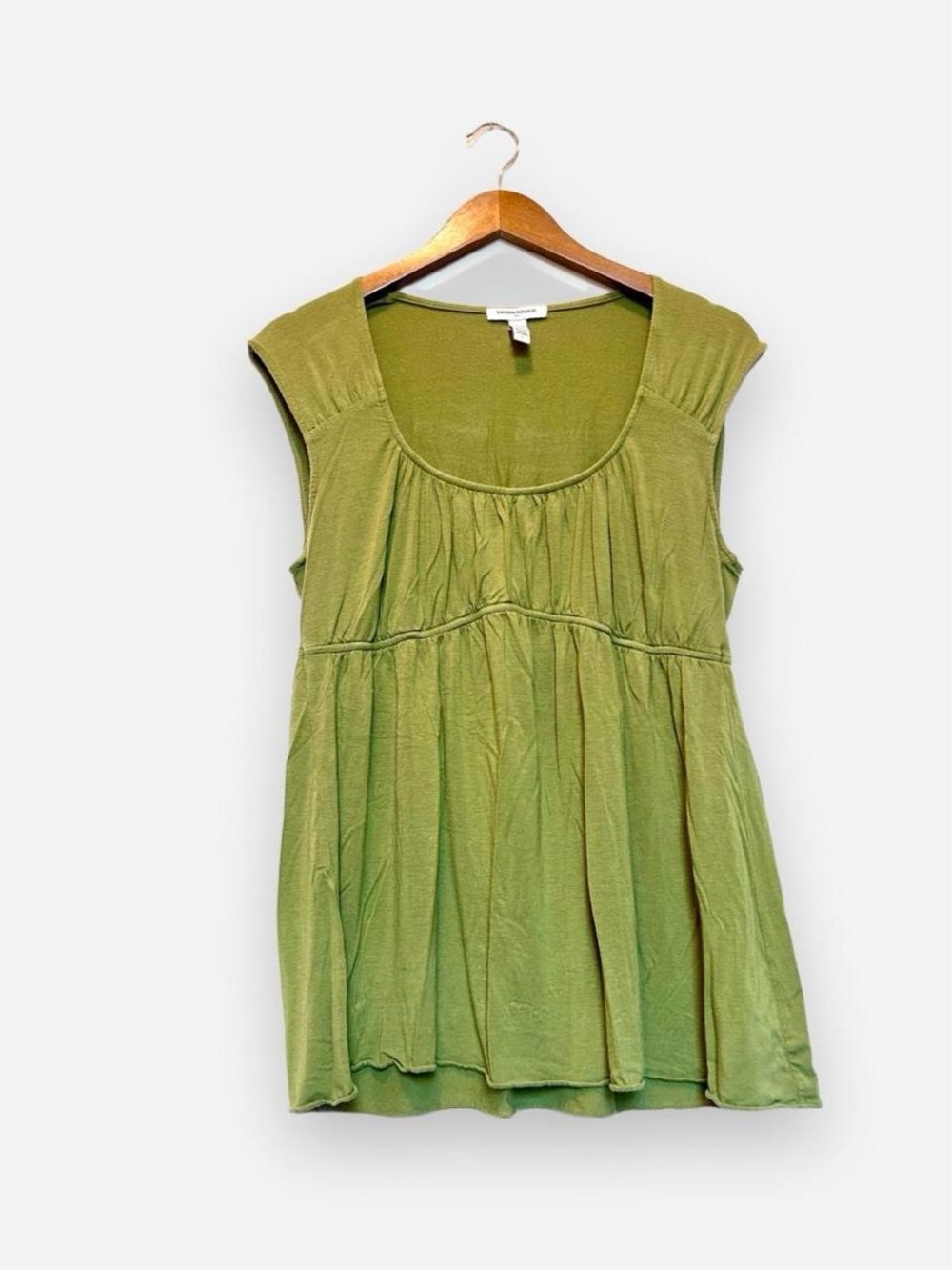 2000s Banana Republic Green Scoop Neck Sleeveless Women’s Top